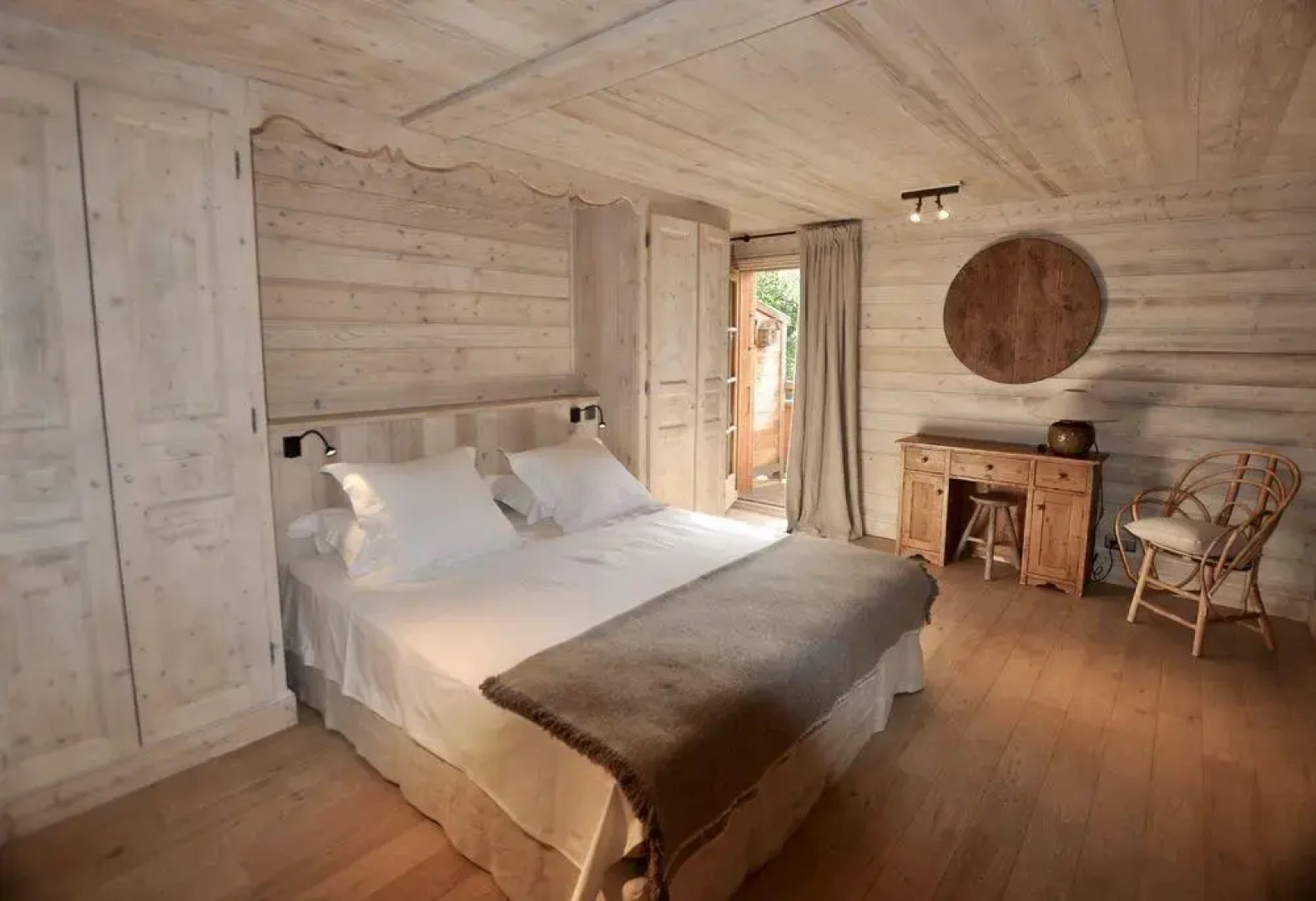 Le Cerf Amoureux Hotel