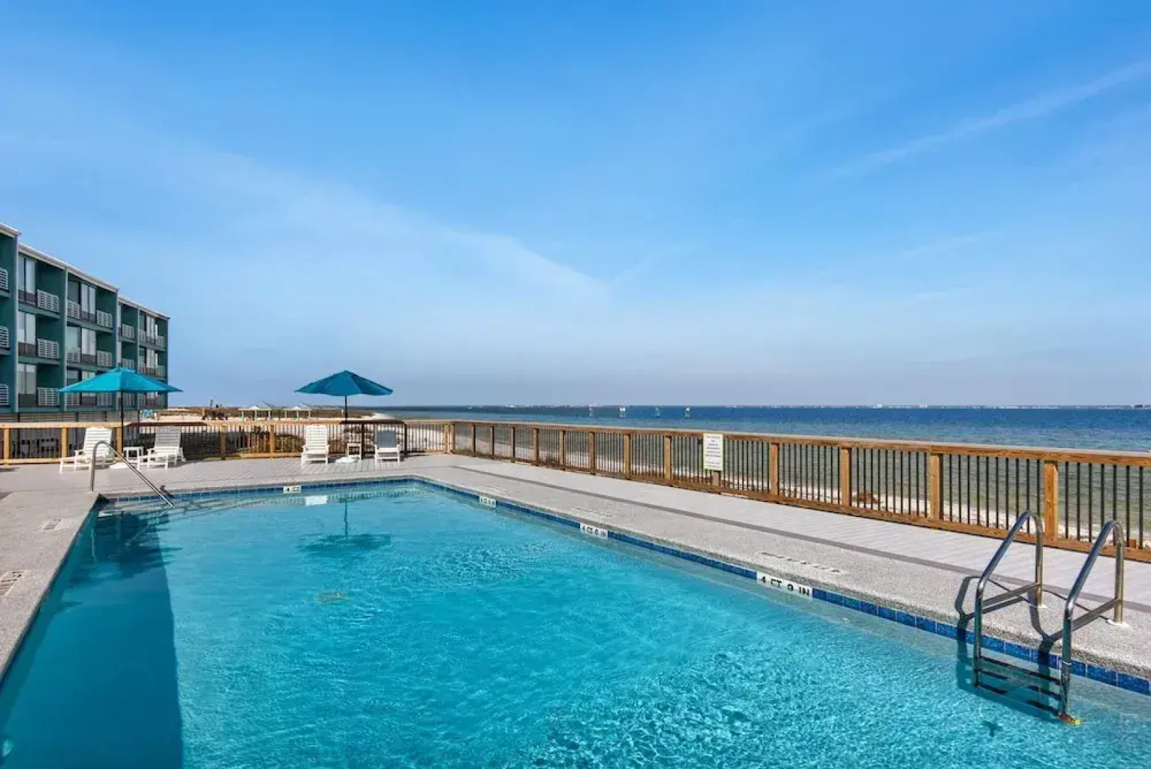 Palm Beach Club by Surfside VR