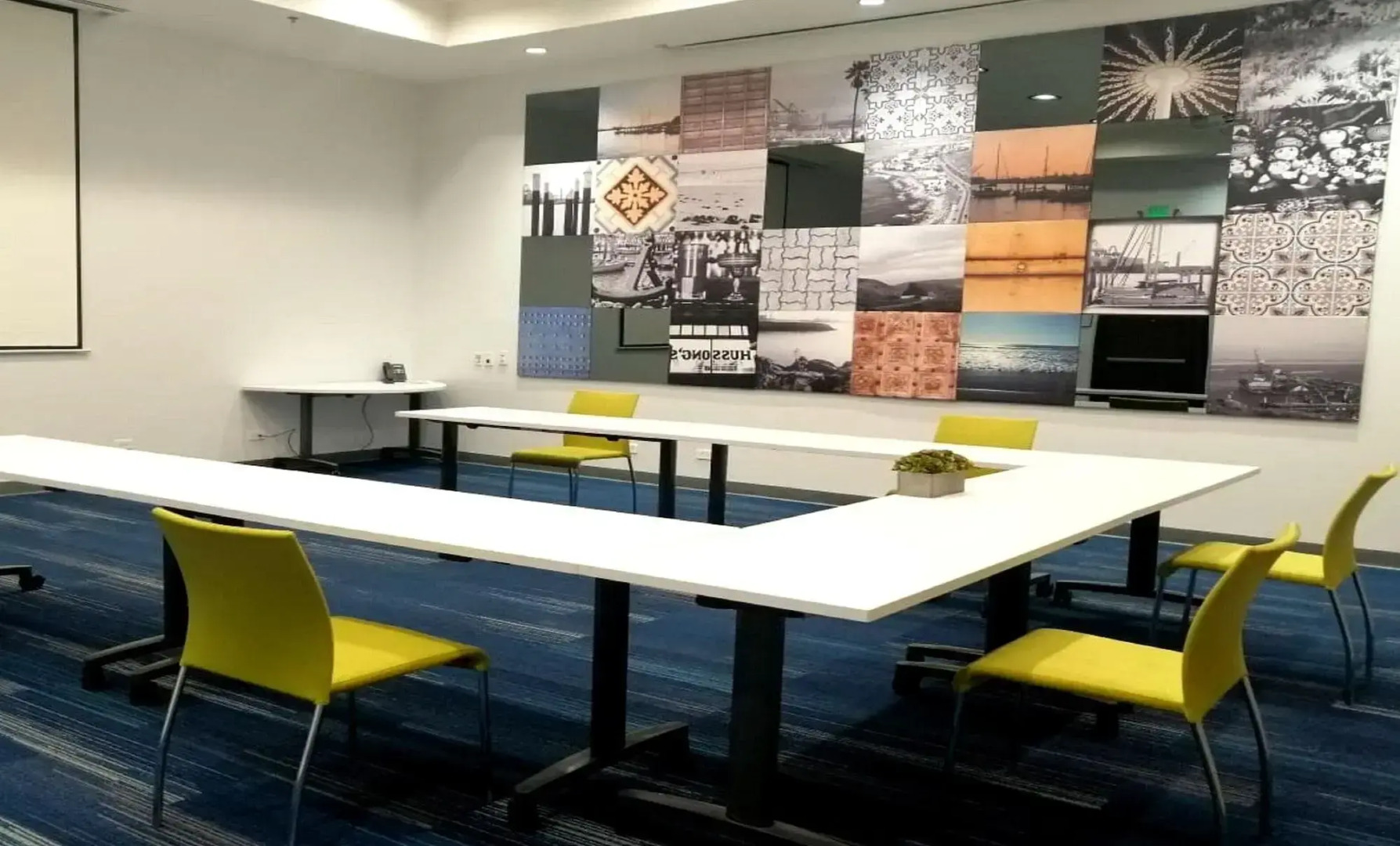 Holiday Inn Express & Suites Ensenada Centro by IHG