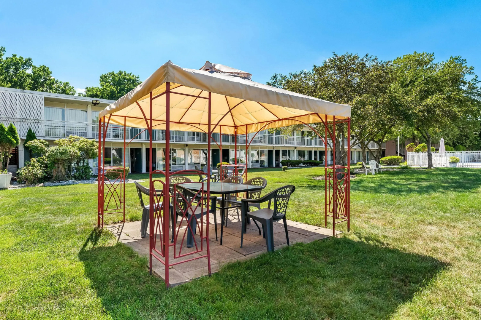 Howard Johnson by Wyndham Albany