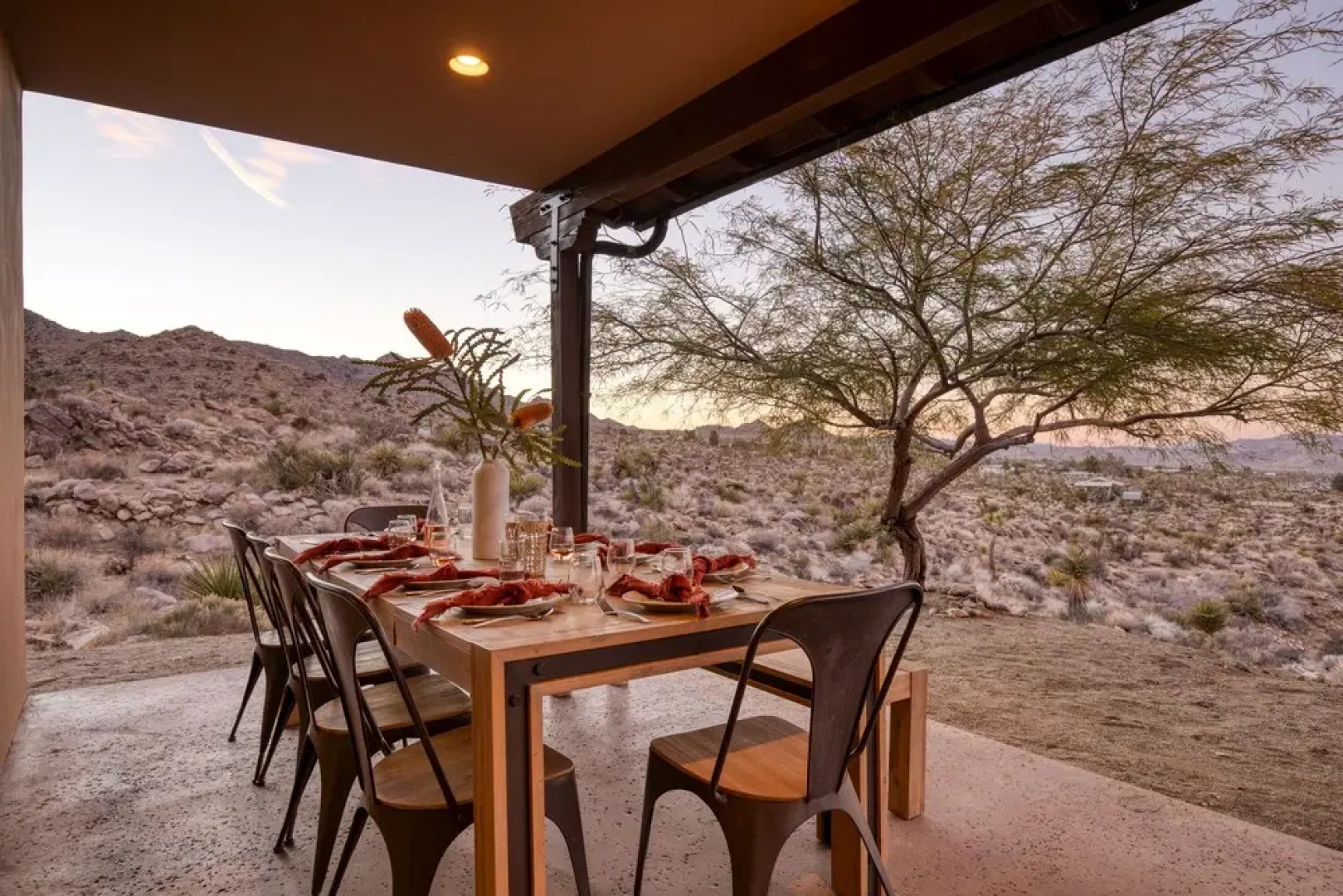 Desert Stone by Avantstay Contemporary Desert Oasis With Pool & Hot Tub