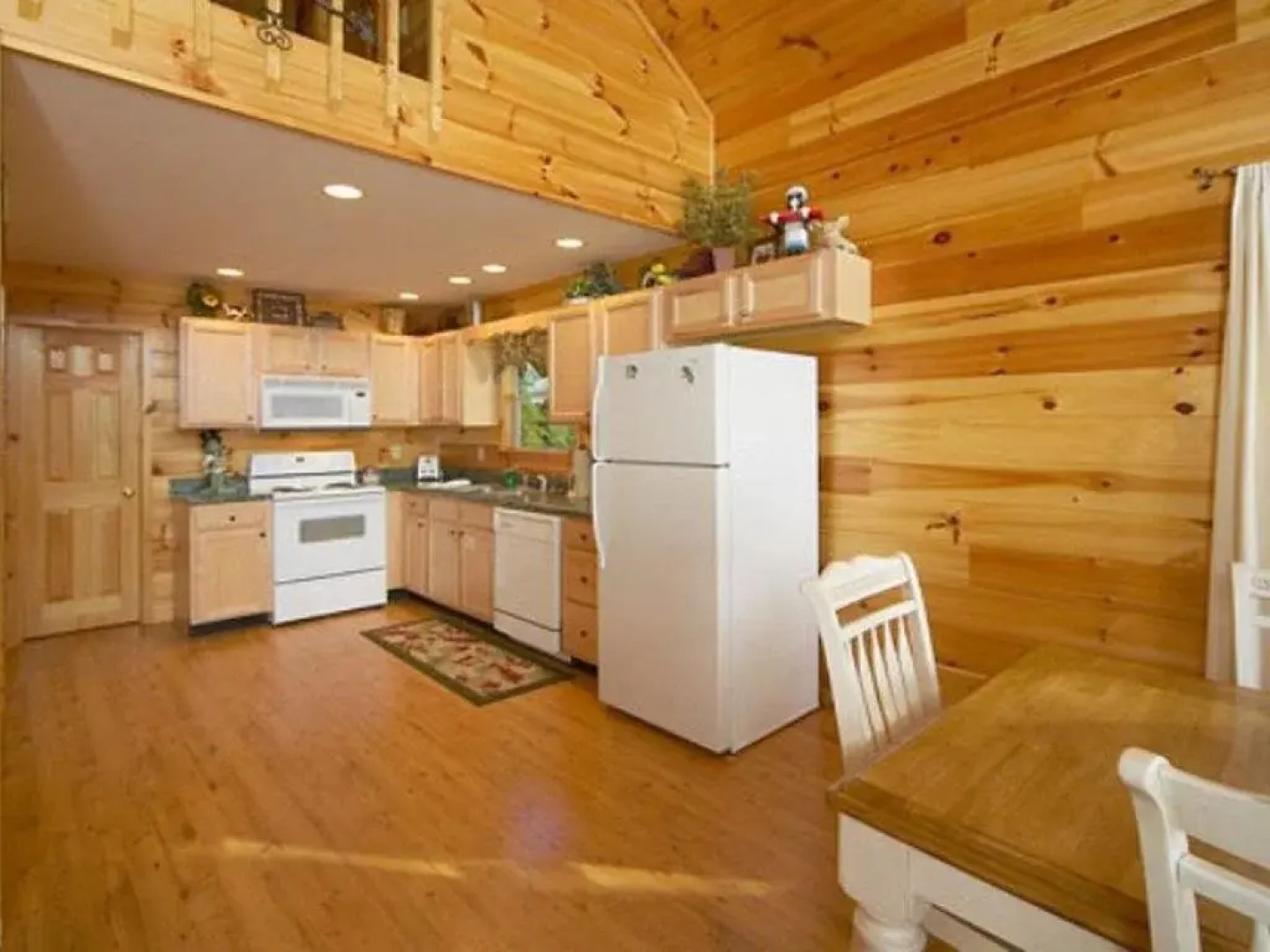 A Slice of Heaven 2 Br cabin by RedAwning