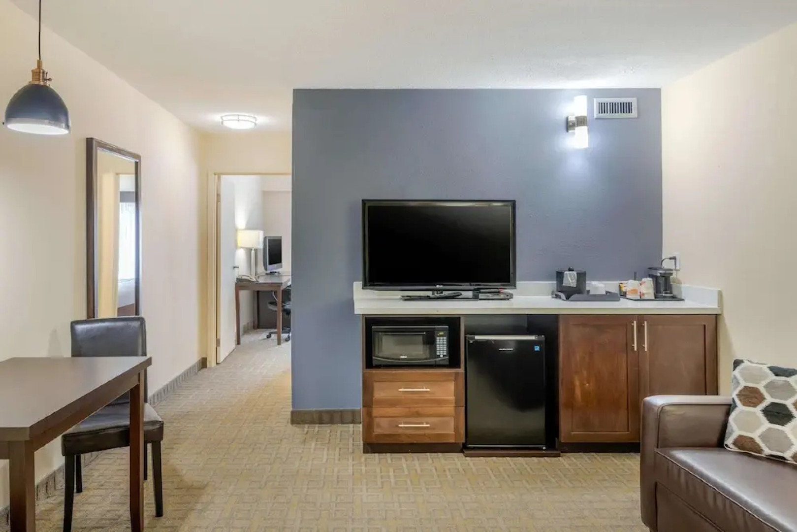 Lakeview Inns & Suites