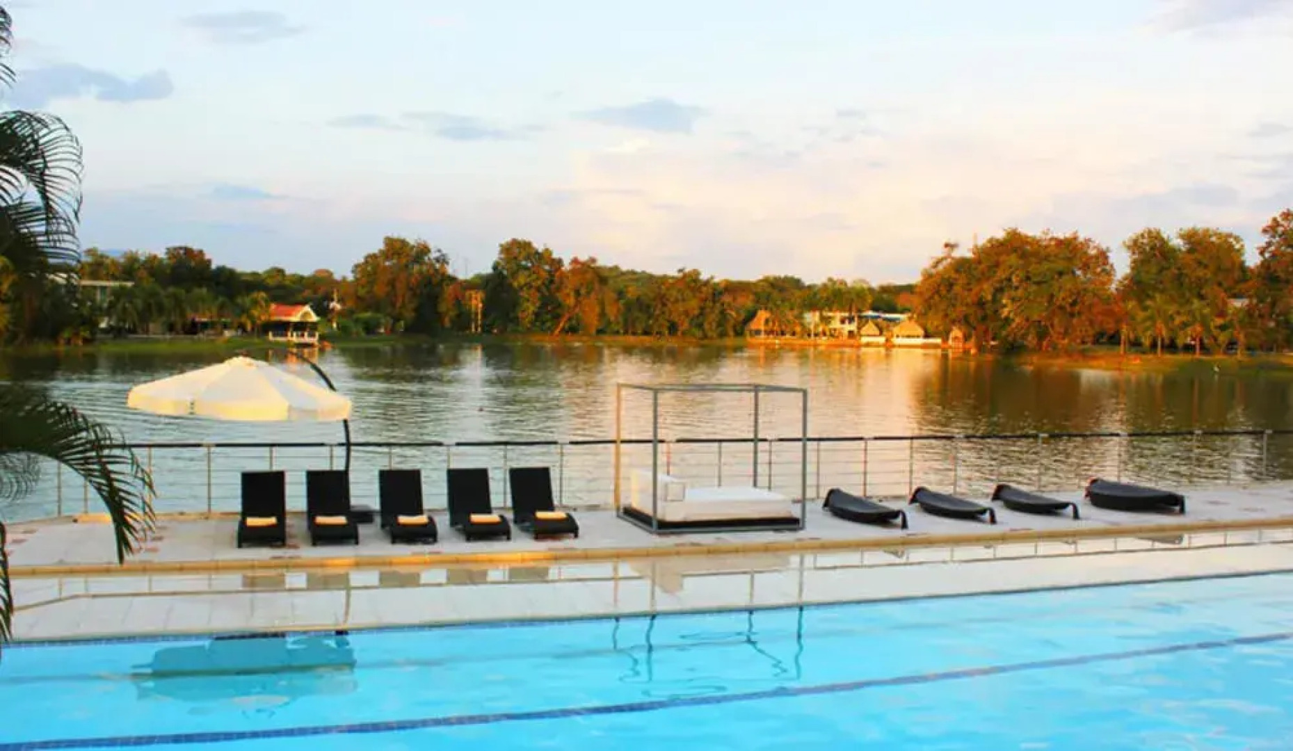 Hotel Monasterio Resort