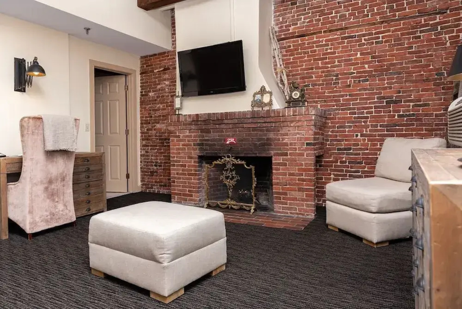 Garrison Inn Boutique Hotel