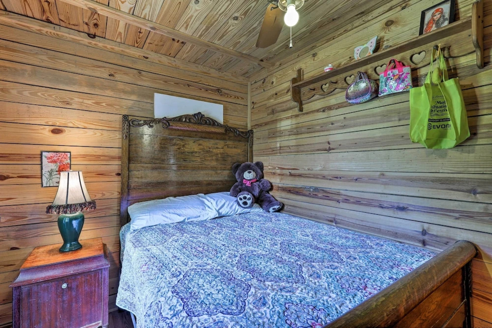 Secluded Cabin w/ Pond ~ 37 Mi to Gulf Coast!