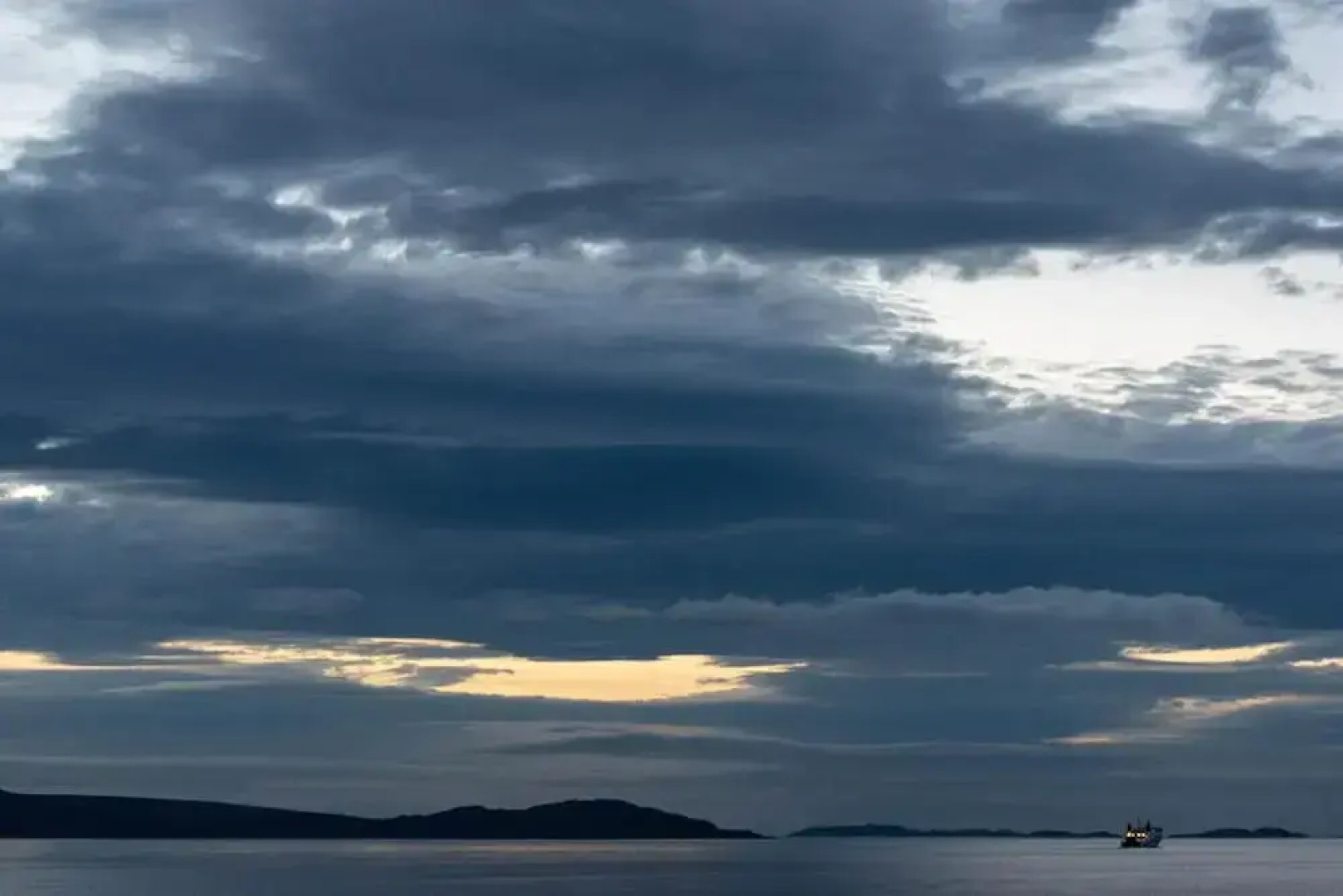 Kildonan House Village Centre Sleep 8 With hot tub