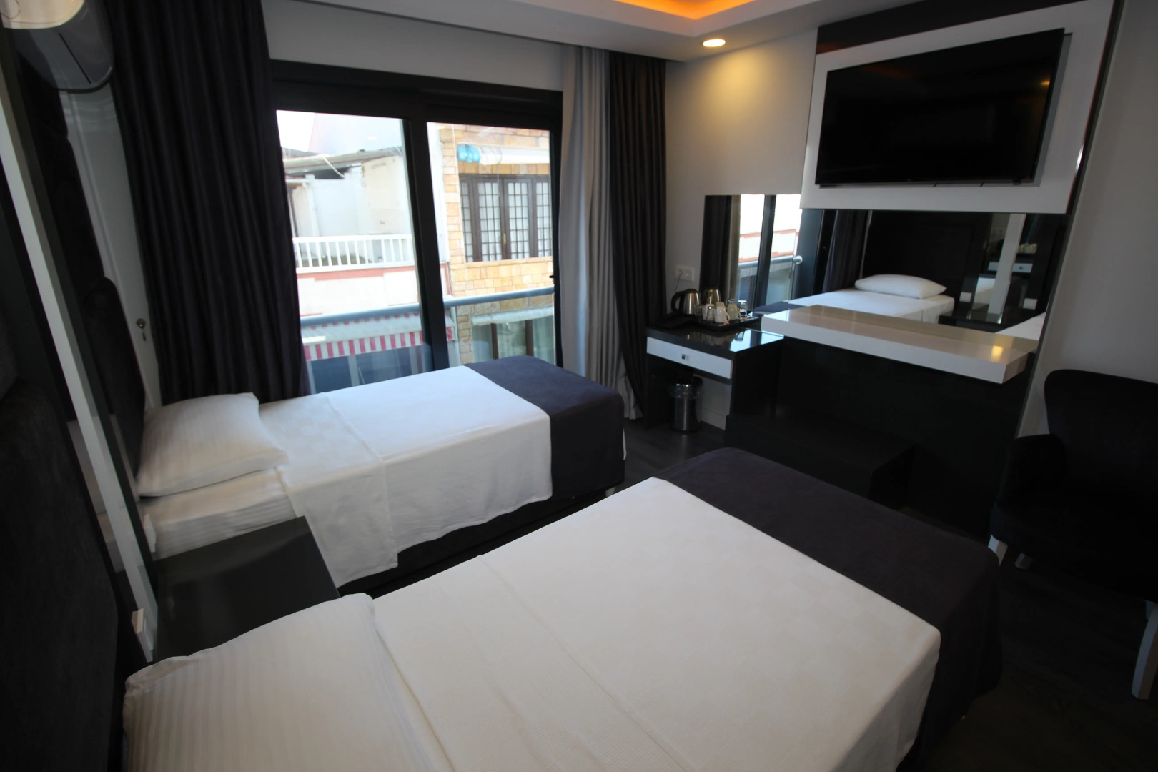 Extravagant Hotel Avsa