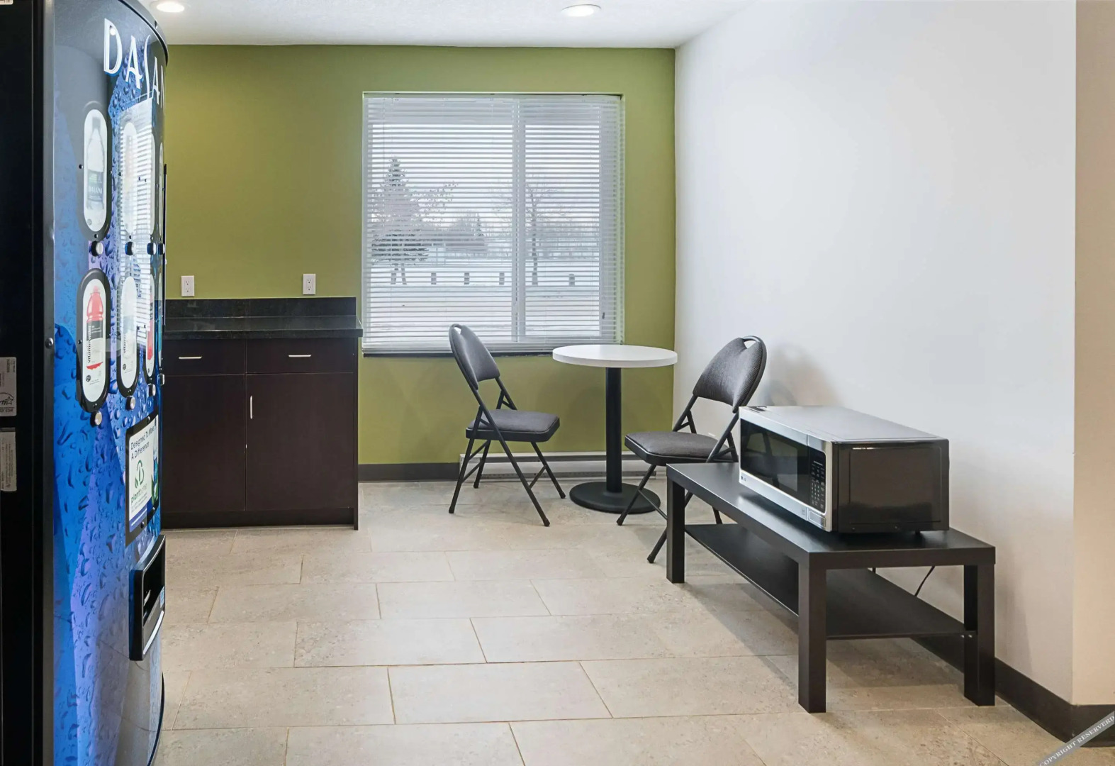 Studio 6-Bruderheim, AB