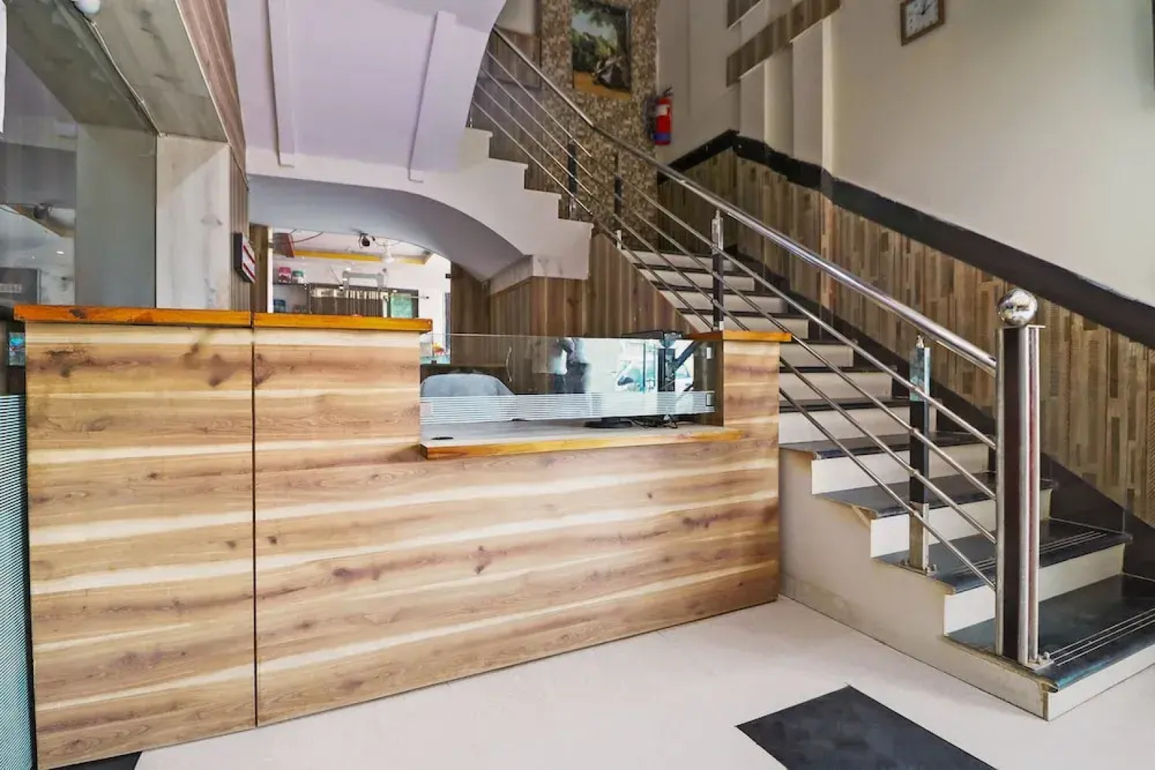 OYO 45599 Hotel Aaditya