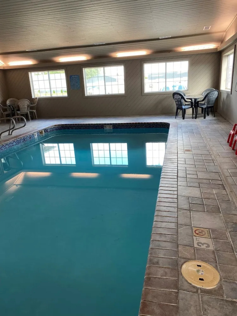 Super 8 Carroll/East