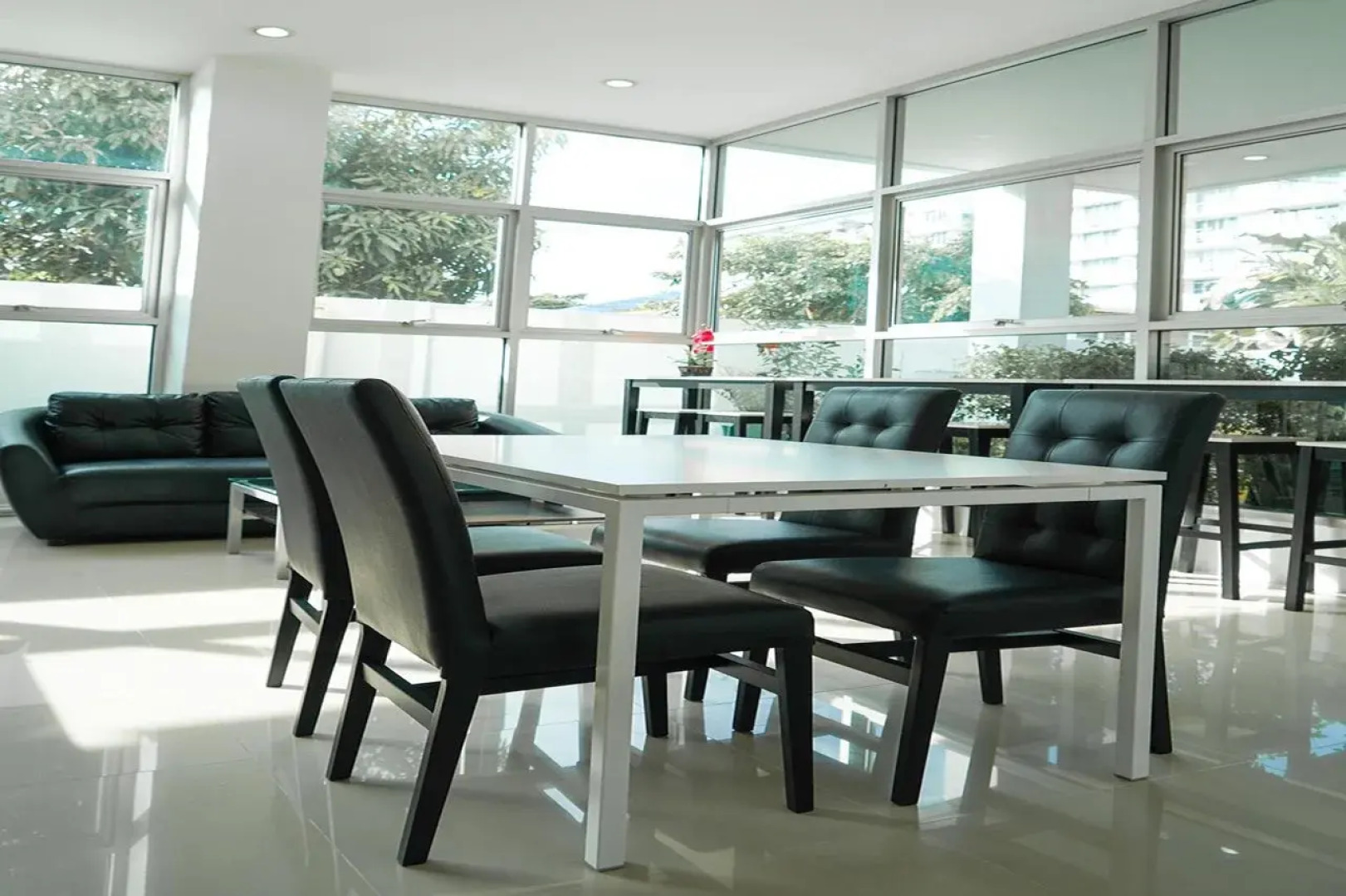 RQ Bangkok Sukhumvit 50 by Collection O