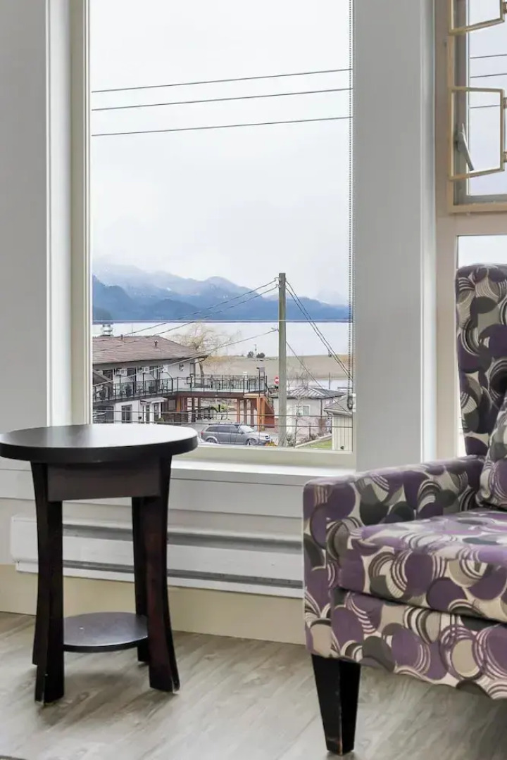 Rooftop Paradise Luxe 2BR  Lake Views