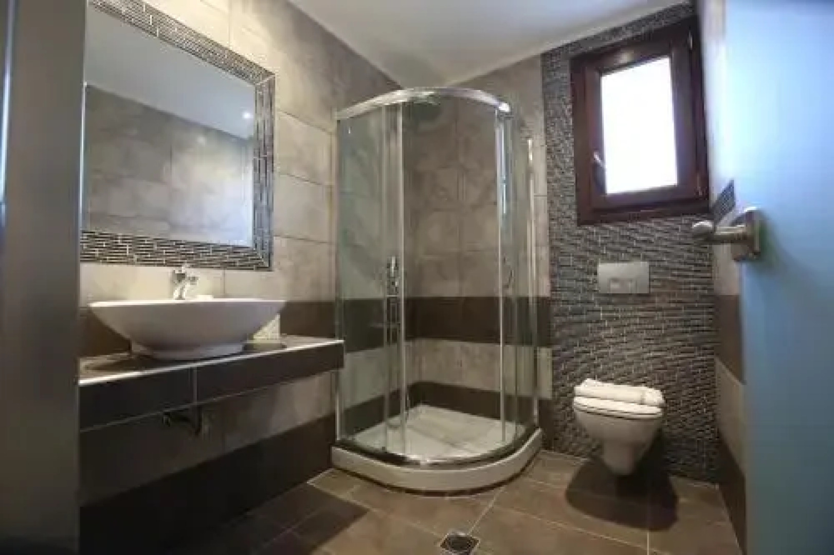 Studios Apartments Irini Patira