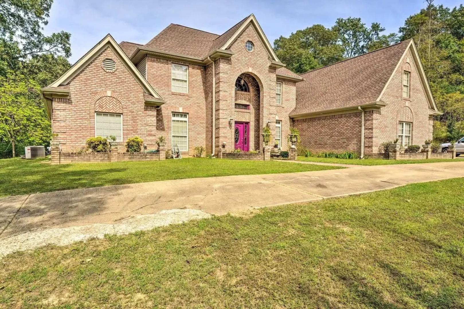 Victorian Hernando Home ~ 25 Miles to Memphis