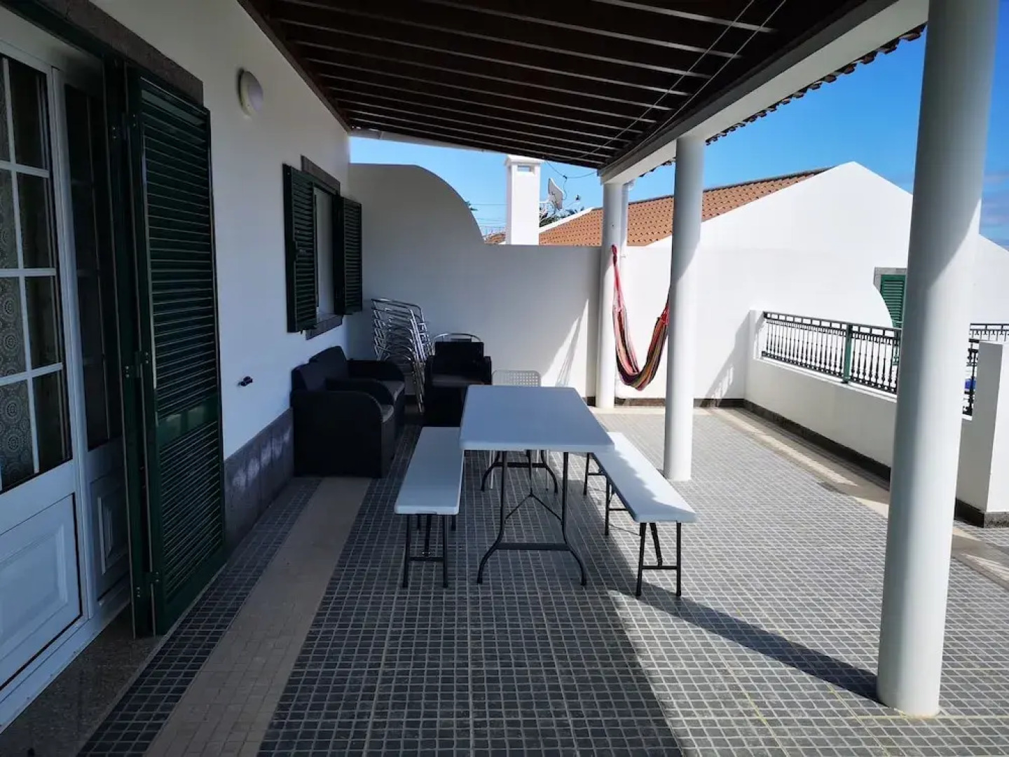 Holiday Home 2 Minutes From the Beach and Close to Major Tourist Attractions!