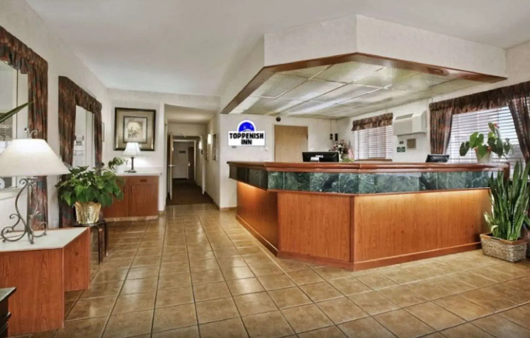 Toppenish Inn and Suites