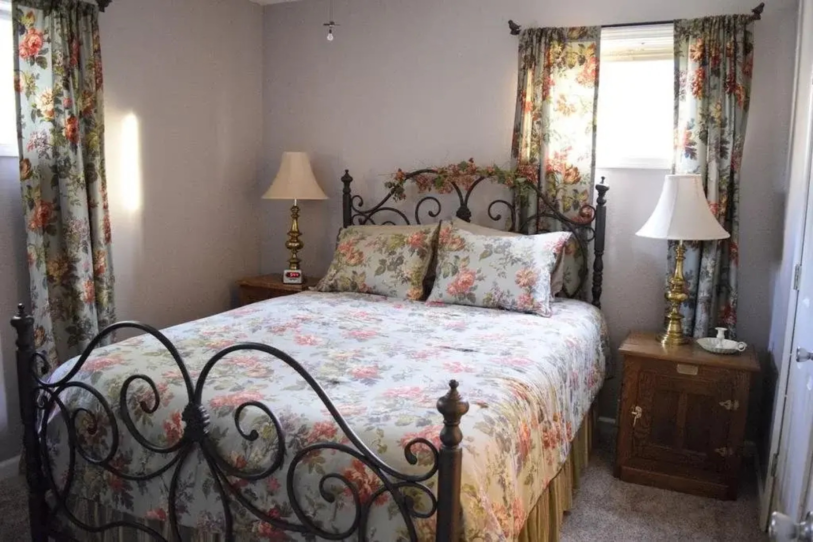 Silver Heart Inn and Cottages