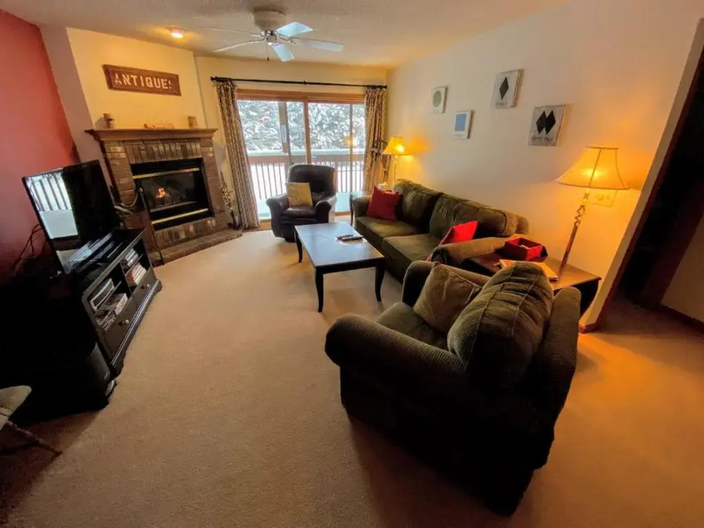S4 Ski Slope Views Bretton Woods condo with easy access to Mt Washington Skiing White Mountains