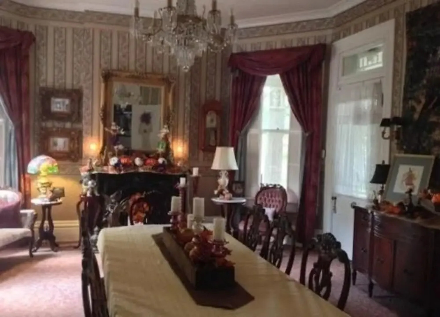 Victorian House Bed & Breakfast