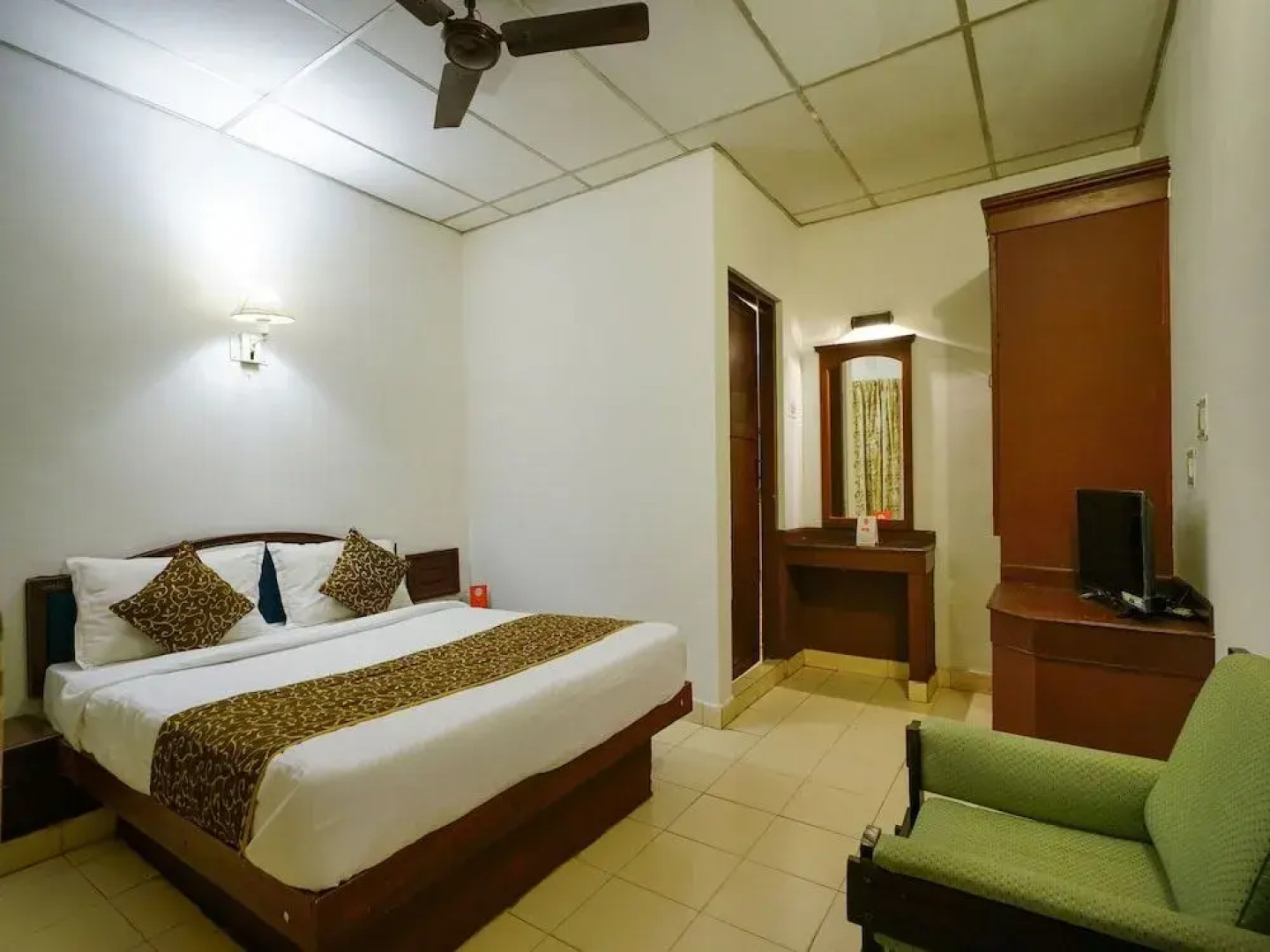 OYO 15510 Chandana Annexe