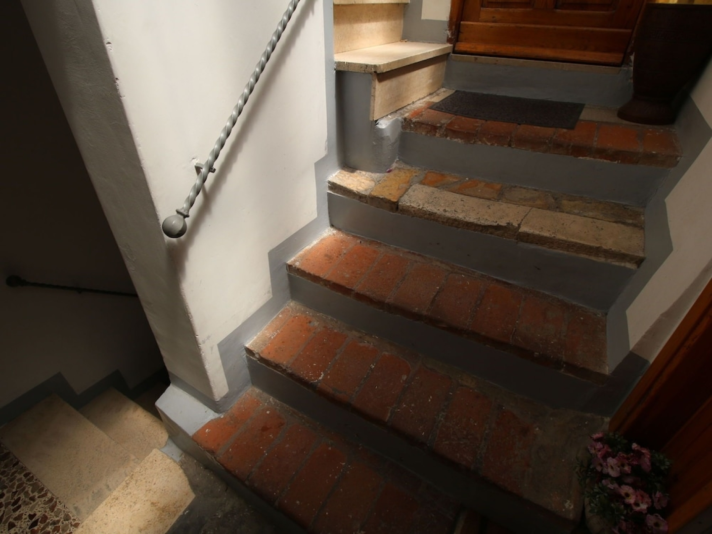 Simplistic Apartment in Tivoli near Forest & Supermarket