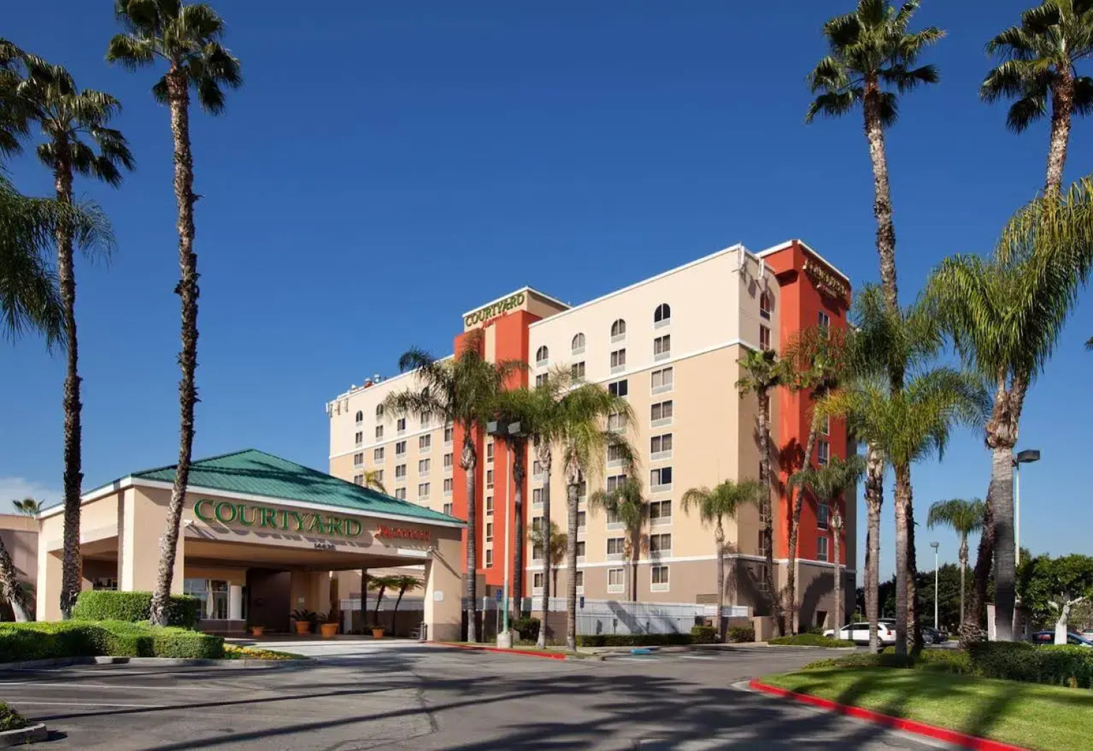 Courtyard by Marriott Baldwin Park