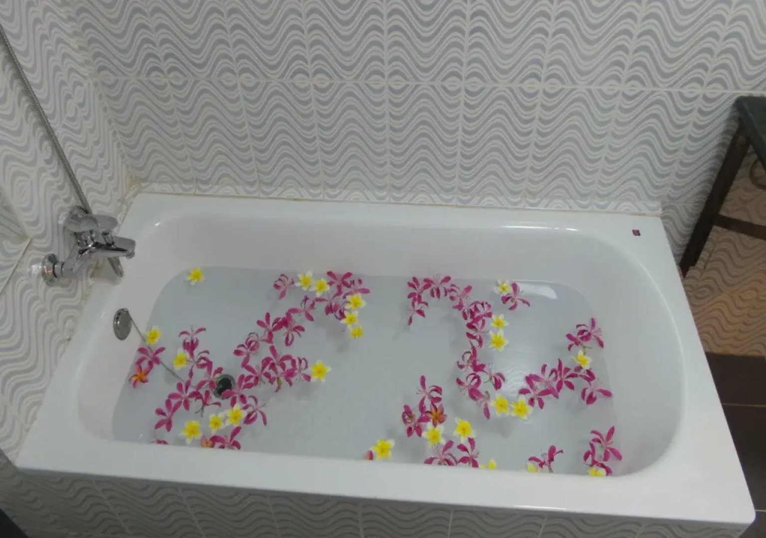 Mandalay White House Hotel