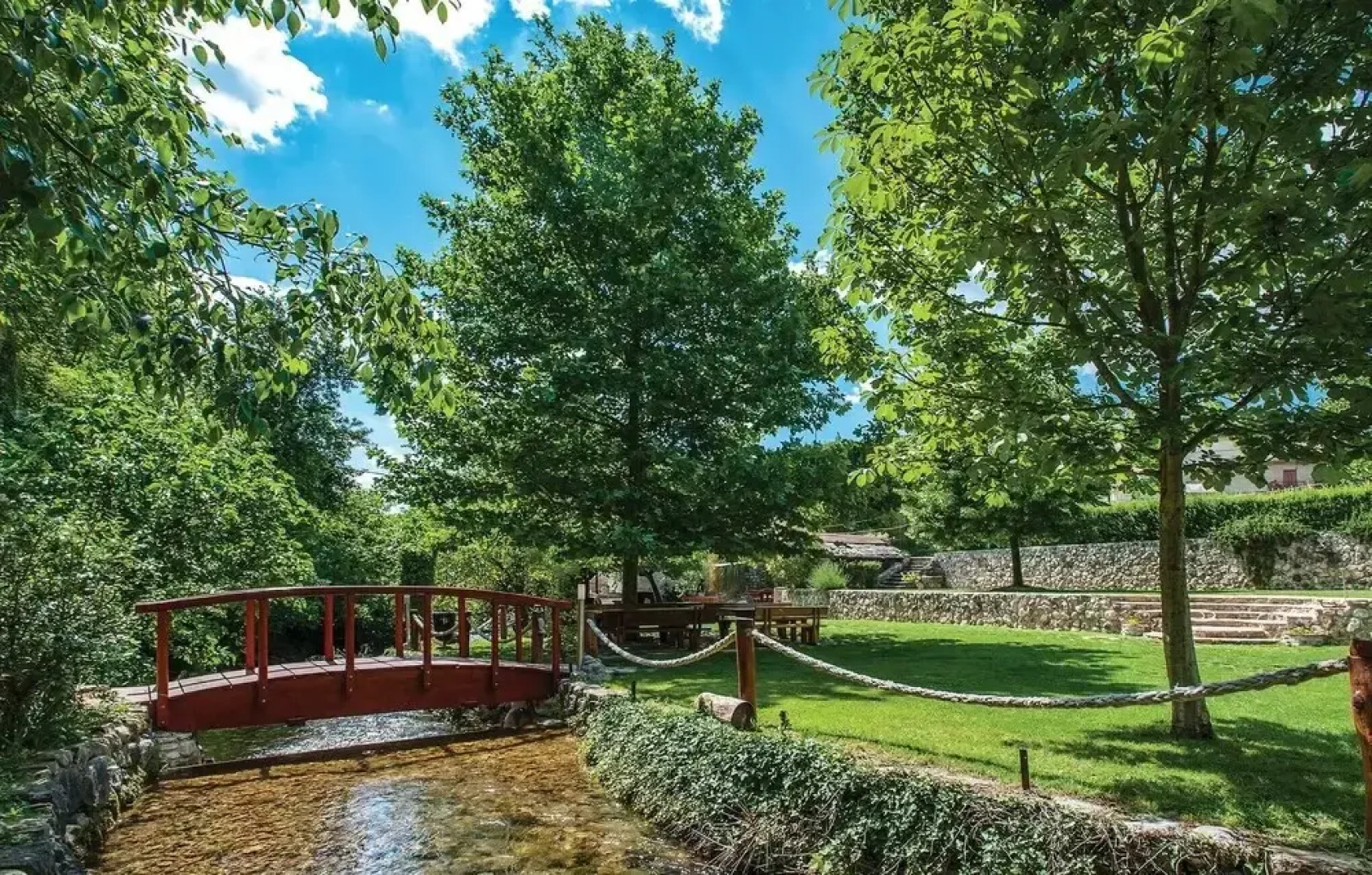 Stunning Home in Zrnovnica With 5 Bedrooms, Wifi and Outdoor Swimming Pool