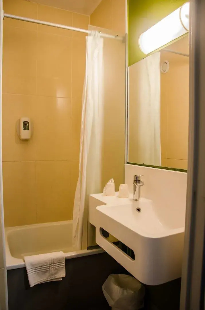 Kyriad Direct Clermont Ferrand Nord - Gerzat