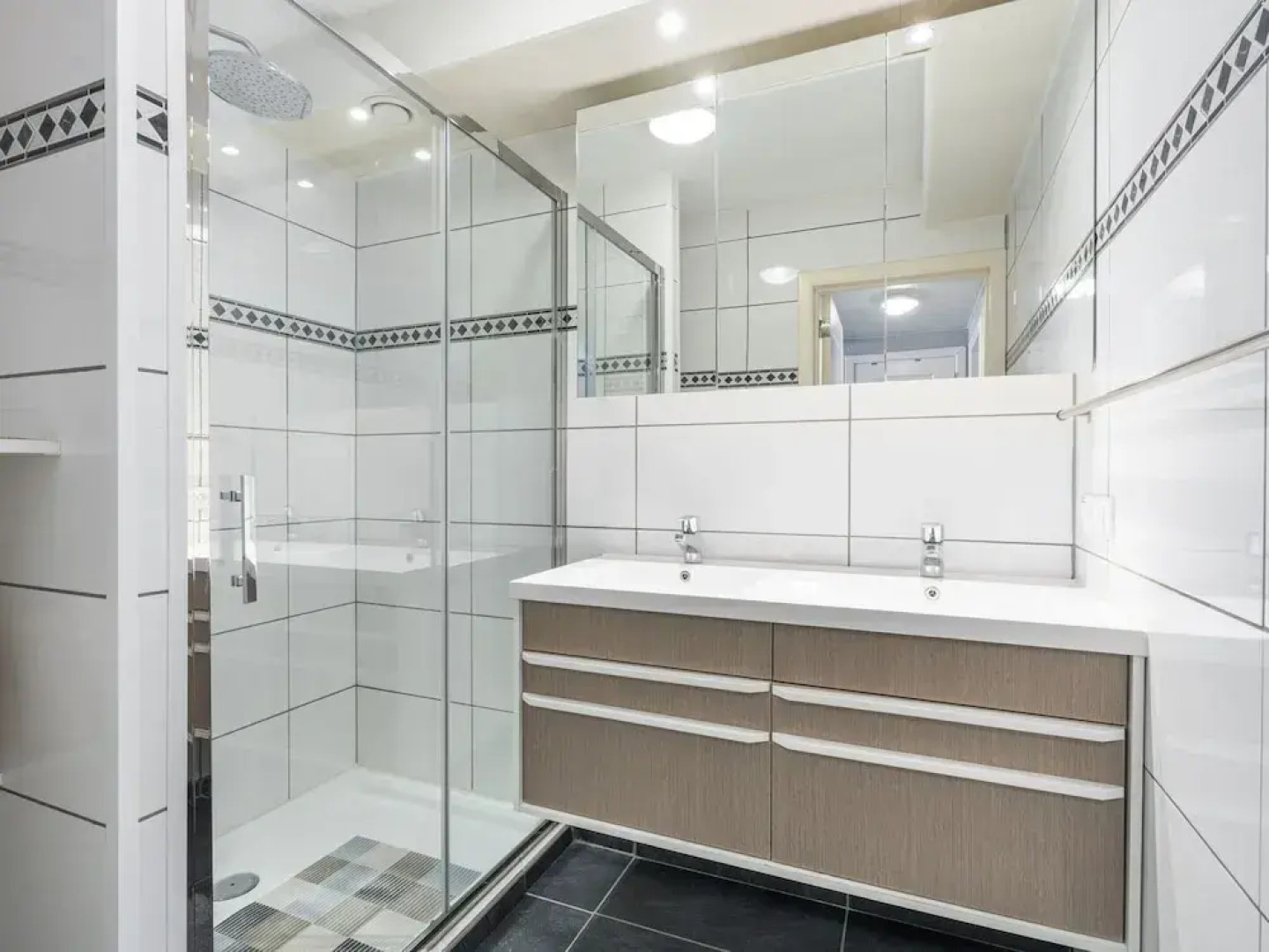 Pleasant Apartment on the 2nd Floor