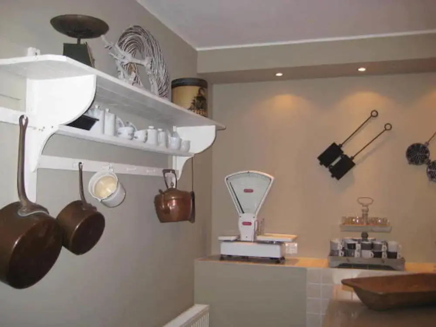 Opulent Holiday Home With Sauna, Jacuzzi & Playroom in Backemoor