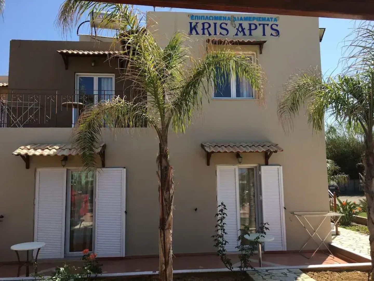 Kris Apartments