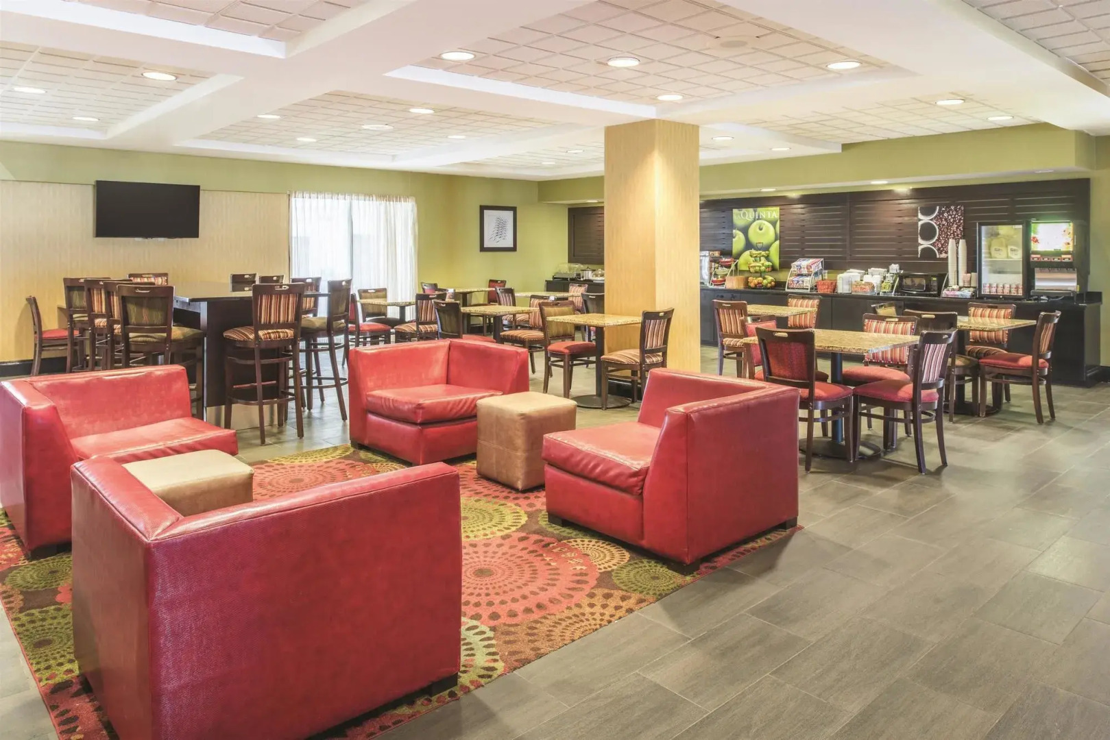 La Quinta Inn & Suites St. Louis Airport - Riverport