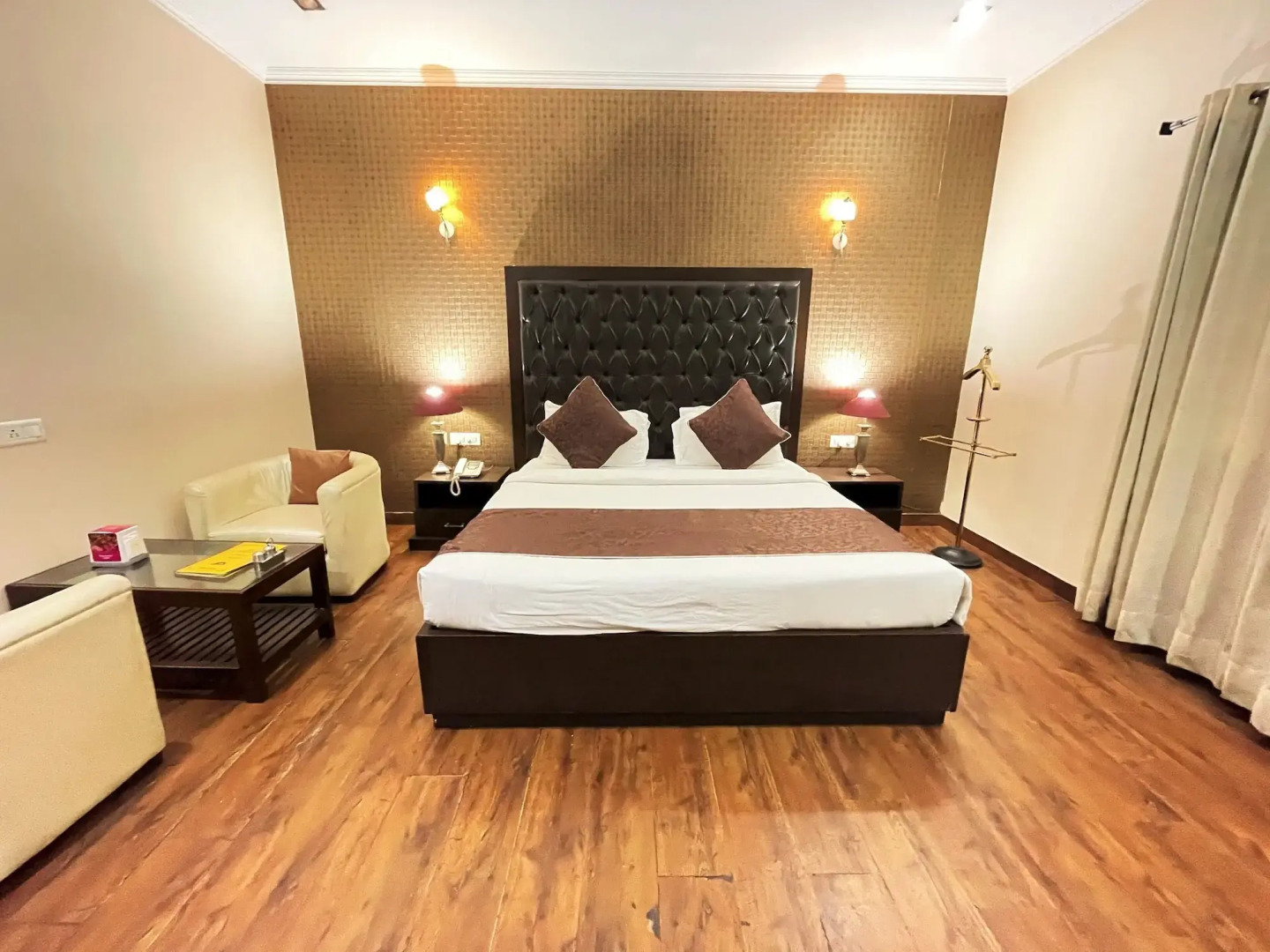 Hotel Mansarover Paradise