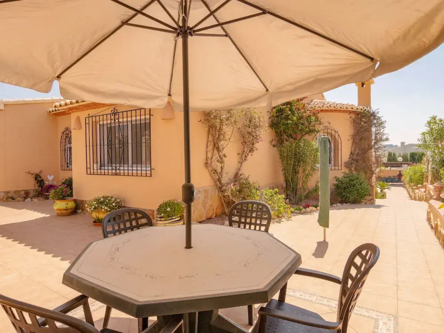 Villa With Very Spacious Terrace, Beautiful View of the Mountains & Private Pool