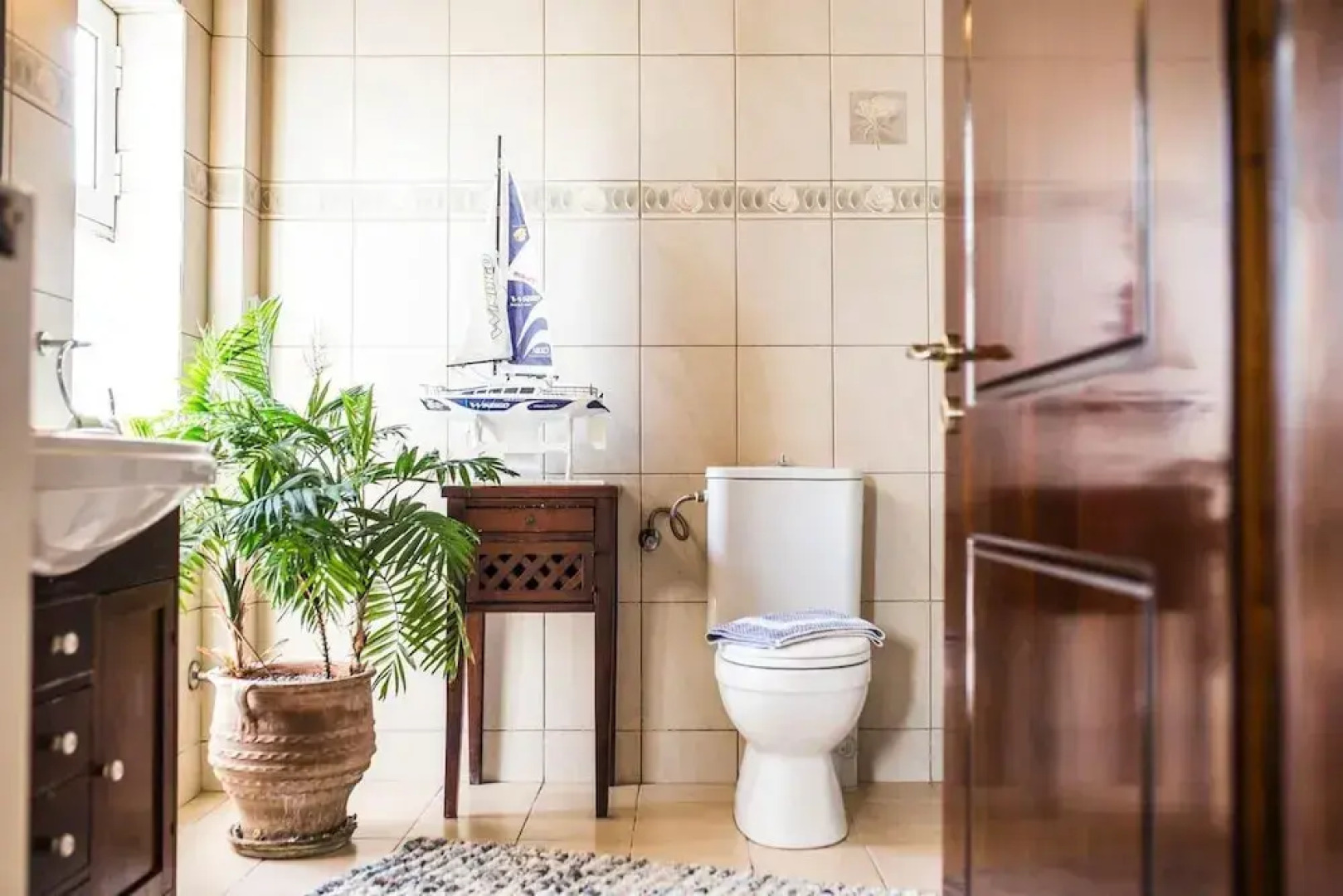 Riverside Villa 8 Persons With Access to the sea