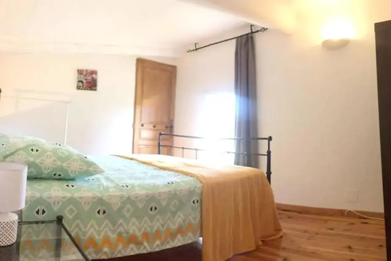 House With one Bedroom in Roquemaure, With Enclosed Garden and Wifi