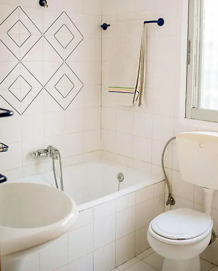 Entire house with garden, 70m from the beach.