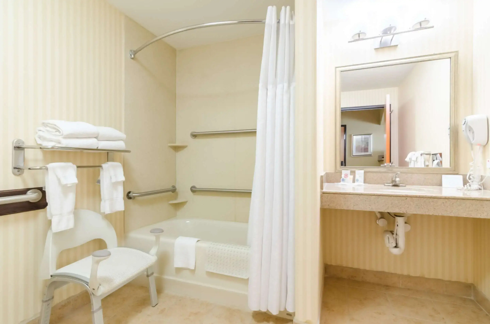 Comfort Suites Salina South