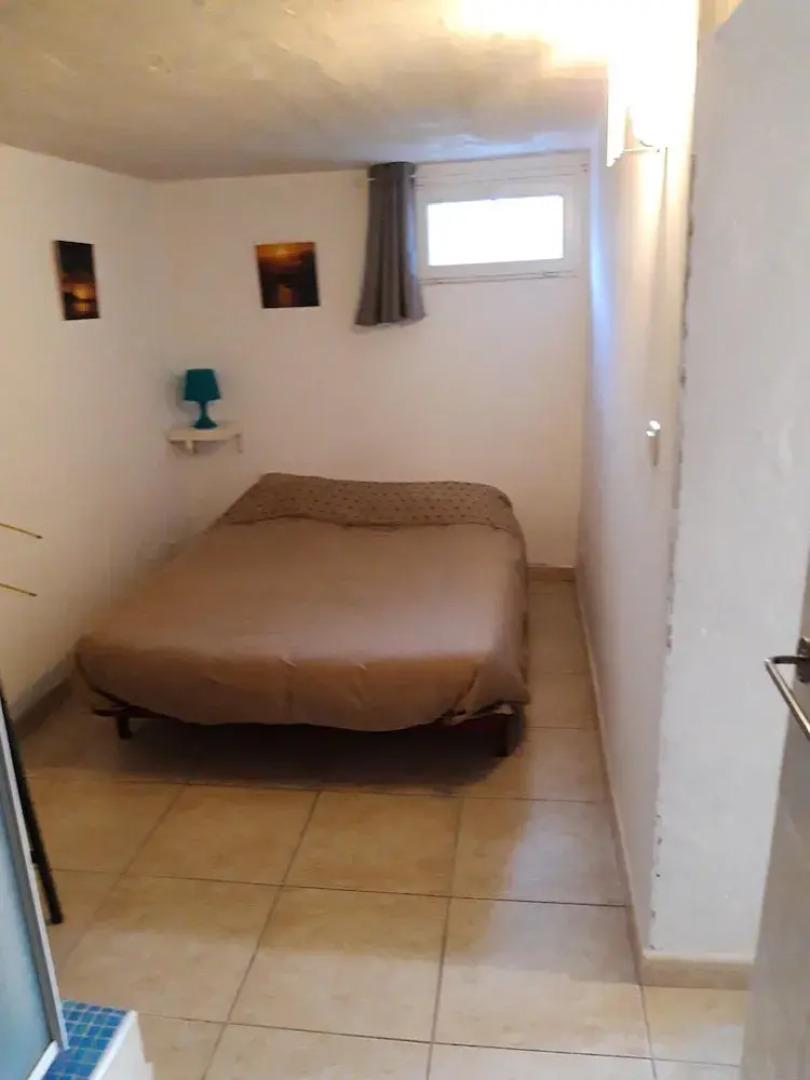 Apartment With one Bedroom in Le Rove, With Wonderful Mountain View and Enclosed Garden - 800 m From the Beach