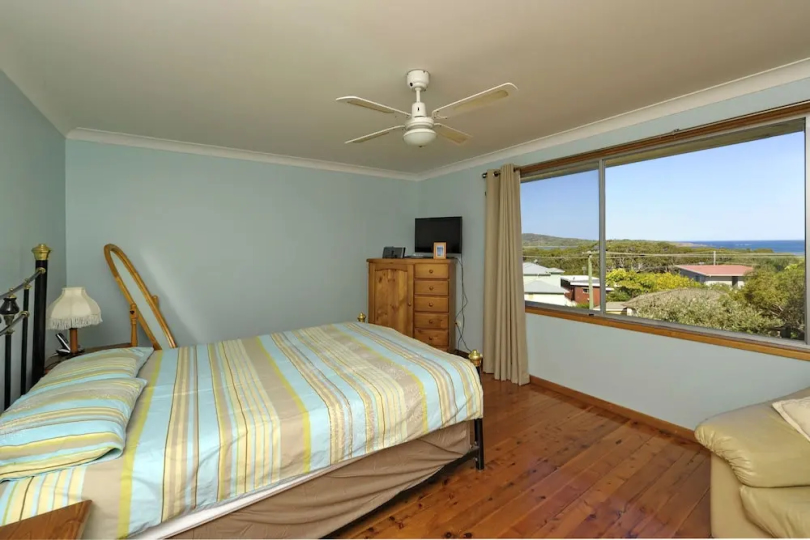 Pet Friendly Lentara St 10 - Fingal Bay