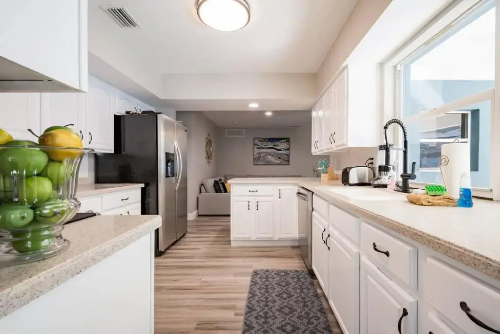 Elegant Heated Pool Home 12 minutes to the beaches of Anna Maria Island and IMG Academy