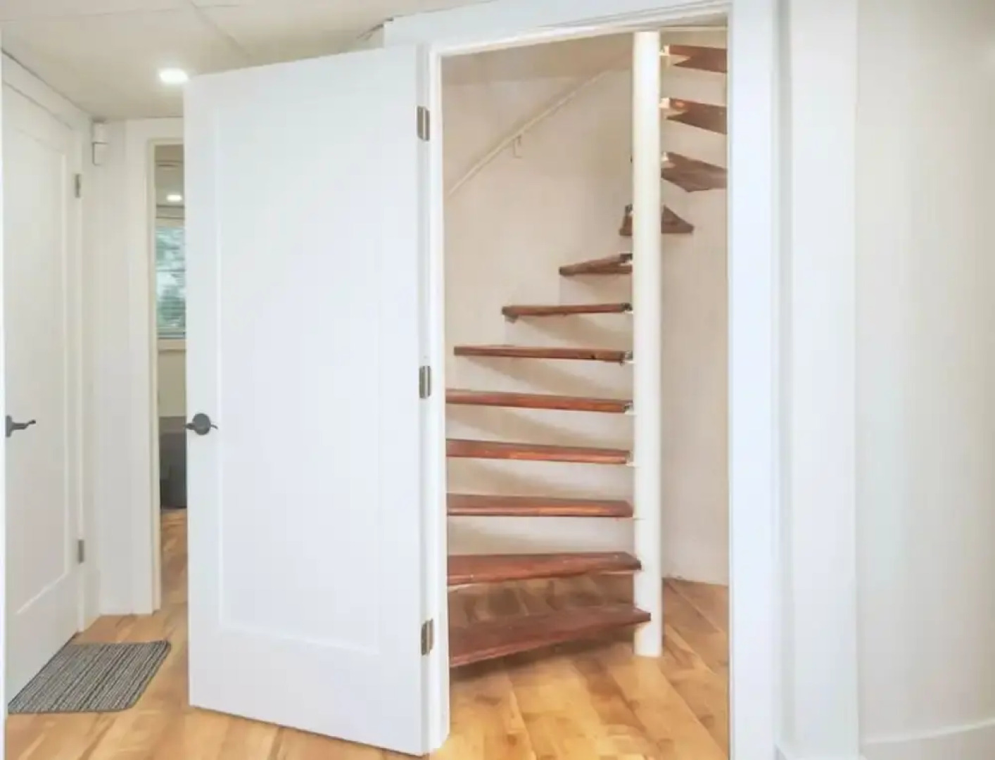 Lakeside 4BR Cottage in Bailieboro w BBQ Grill