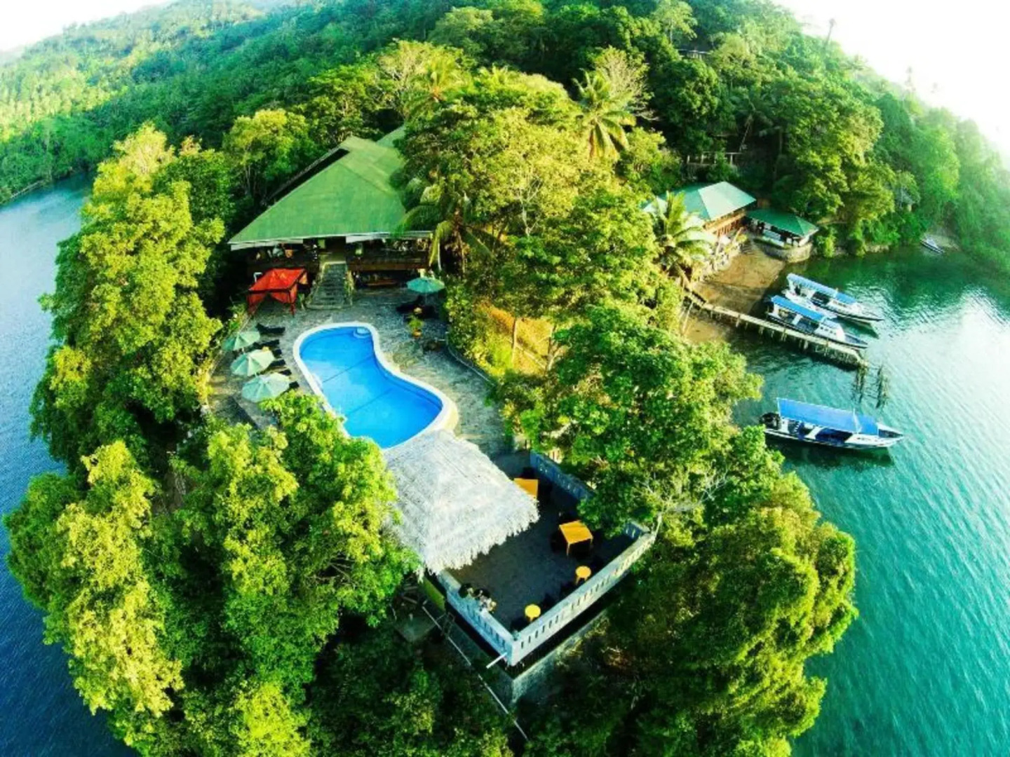 Bastianos Lembeh Dive Resort