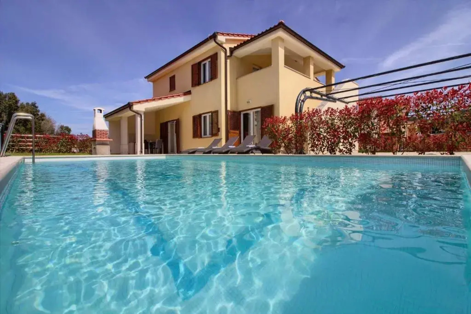 Complex of 2 villas Olivia-Mar, 2 private pools, up to 20 persons only 200m from the beach