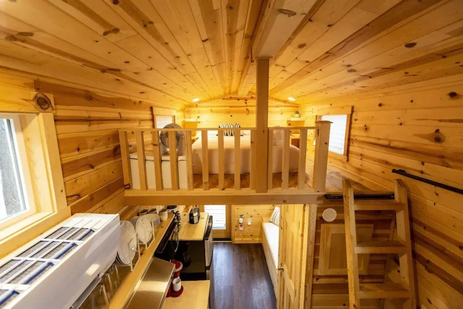 Tiny House! Hot Tub! Pikes Peak & AC