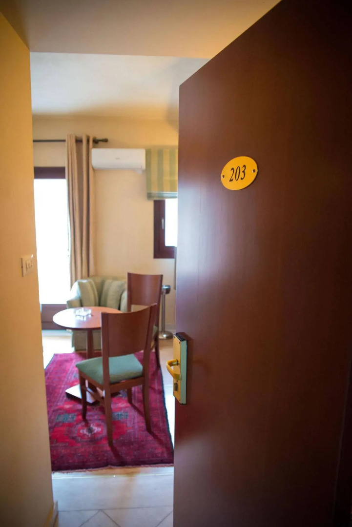 Maritsas Hotel & Suites