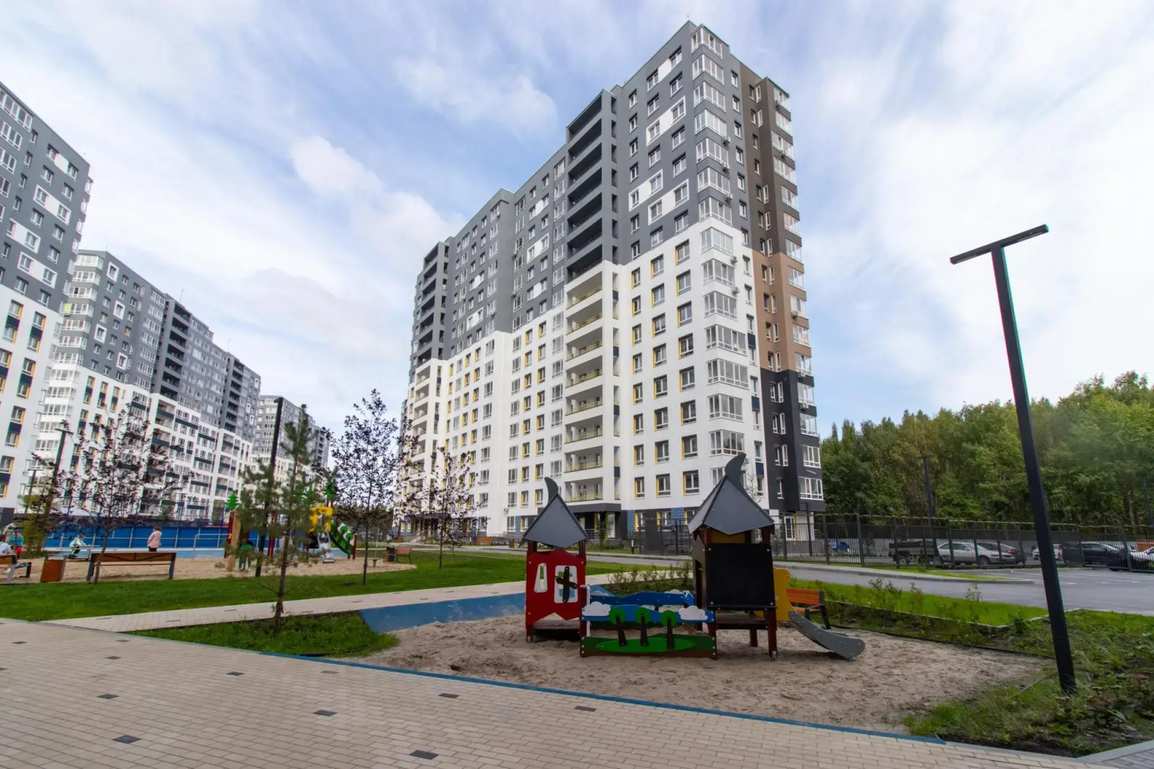 Апартаменты на улице Сергея Джанбровского 9