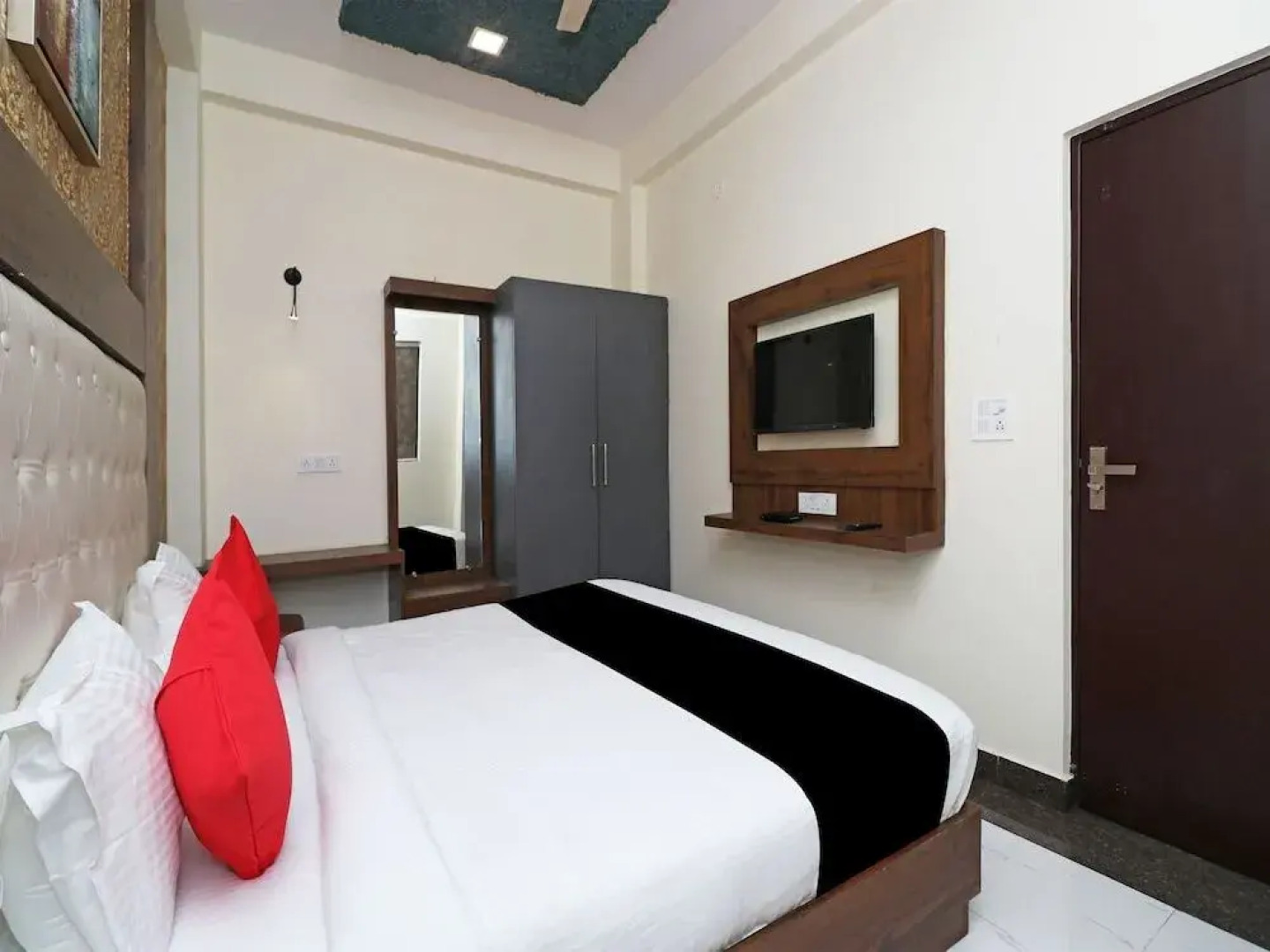 Capital O 27911 Woodland Garden Suites